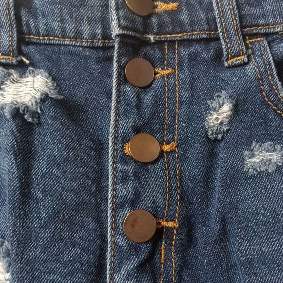 Windsor Blue Medium Wash Distressed Raw Edge Hem Denim Shorts Women's Size Large - Picture 11 of 12